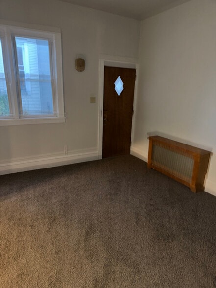 Building Photo - 614 Exeter Ave