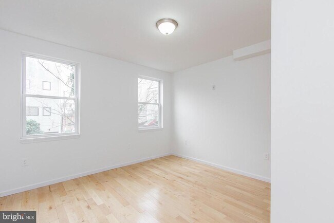 Building Photo - 2031 E Susquehanna Ave