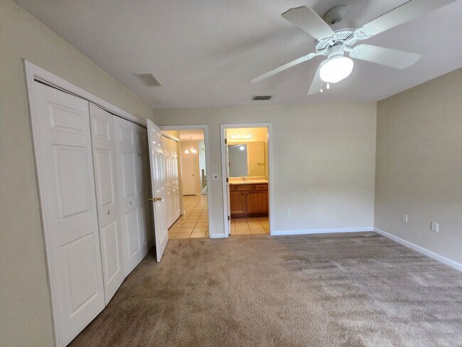 Building Photo - Large 3 bedroom town home with pool and gym for rent June 8, 2026 for $1650 per month
