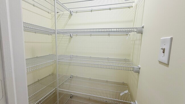 Building Photo - 356 W 31st St