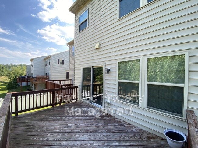 Building Photo - 302 Brenton Rd