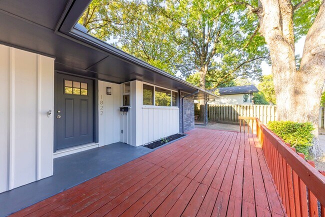 Building Photo - Welcome home!