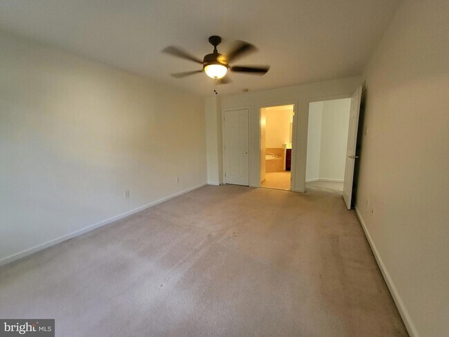 Building Photo - 284 Flagstone Rd