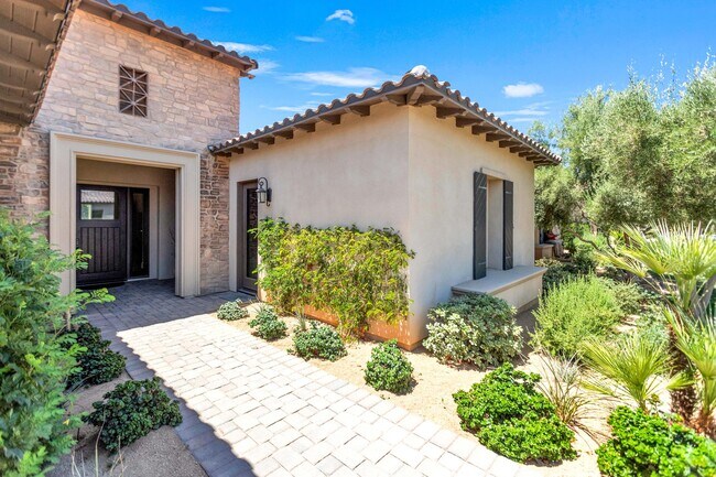 Building Photo - 81805 Four Seasons Pl