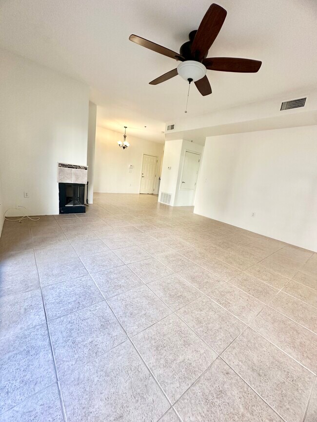 Building Photo - 11260 N 92nd St