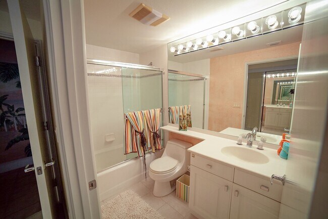 Building Photo - Luxury Seasonal or Annual Rental in the Prestigious Grand Bay Community – Longboat Key