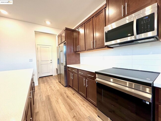 Building Photo - 2850 Talkeetna St