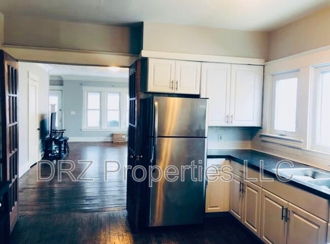 Building Photo - 1017 Bridge St NW