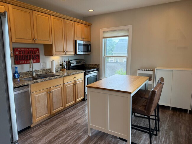 Building Photo - King Light, LLC