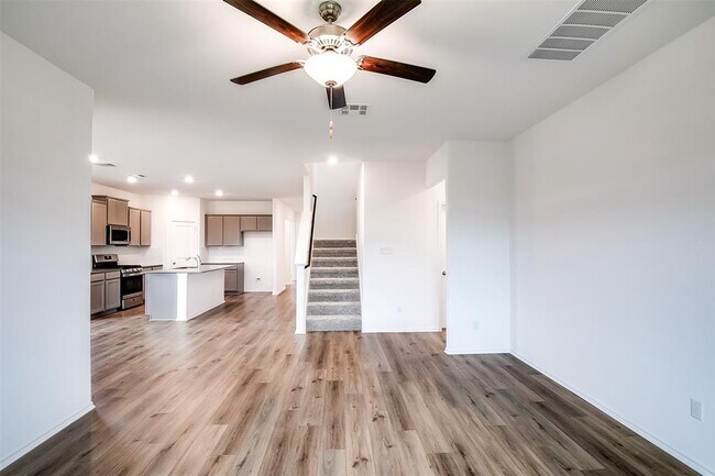 Building Photo - 414 Sebring Cir
