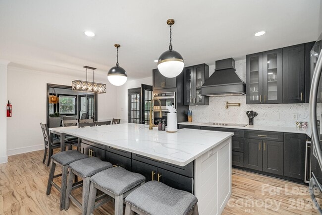 Building Photo - 8823 Dartmoor Pl