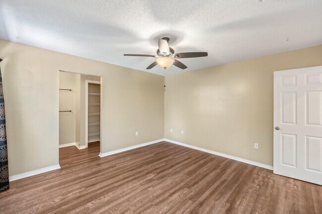 Building Photo - 2803 Wilson Ln