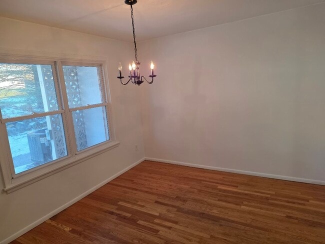 Building Photo - For Rent