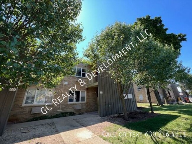 Primary Photo - ***CRYSTAL LAKE / 1BRM- 1BTH / RESIDENT PA...