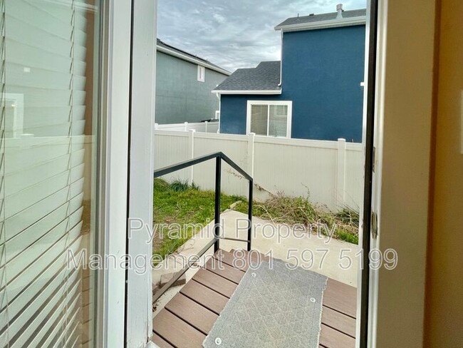 Building Photo - 836 E 340 S