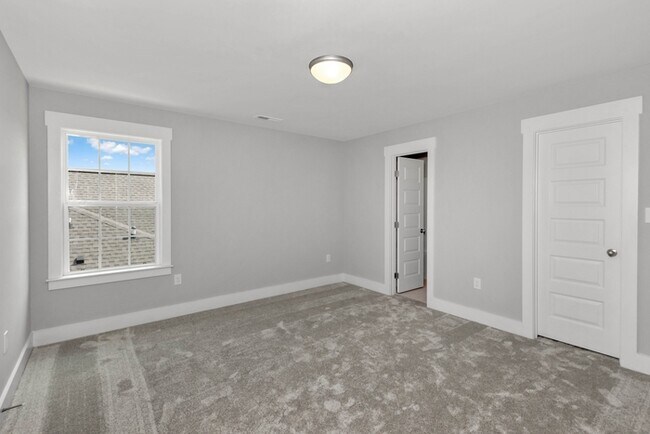 Building Photo - Luxury Craftsman Home in Monrovia Springs