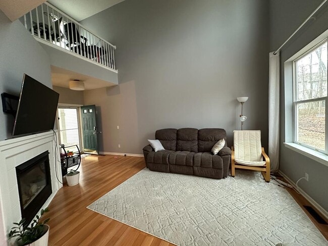 Building Photo - 7991 Everest Ln N