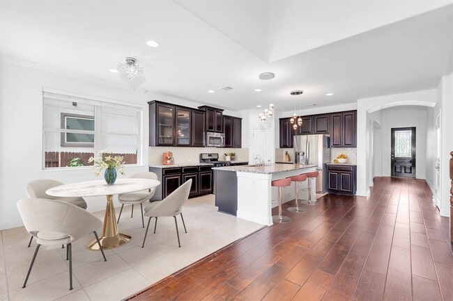 Building Photo - 5724 Siragusa Dr