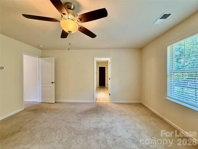 Building Photo - 4019 Oakmere Rd