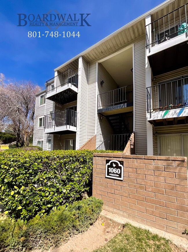 Building Photo - Beautiful 2 bed 2 bath Condo