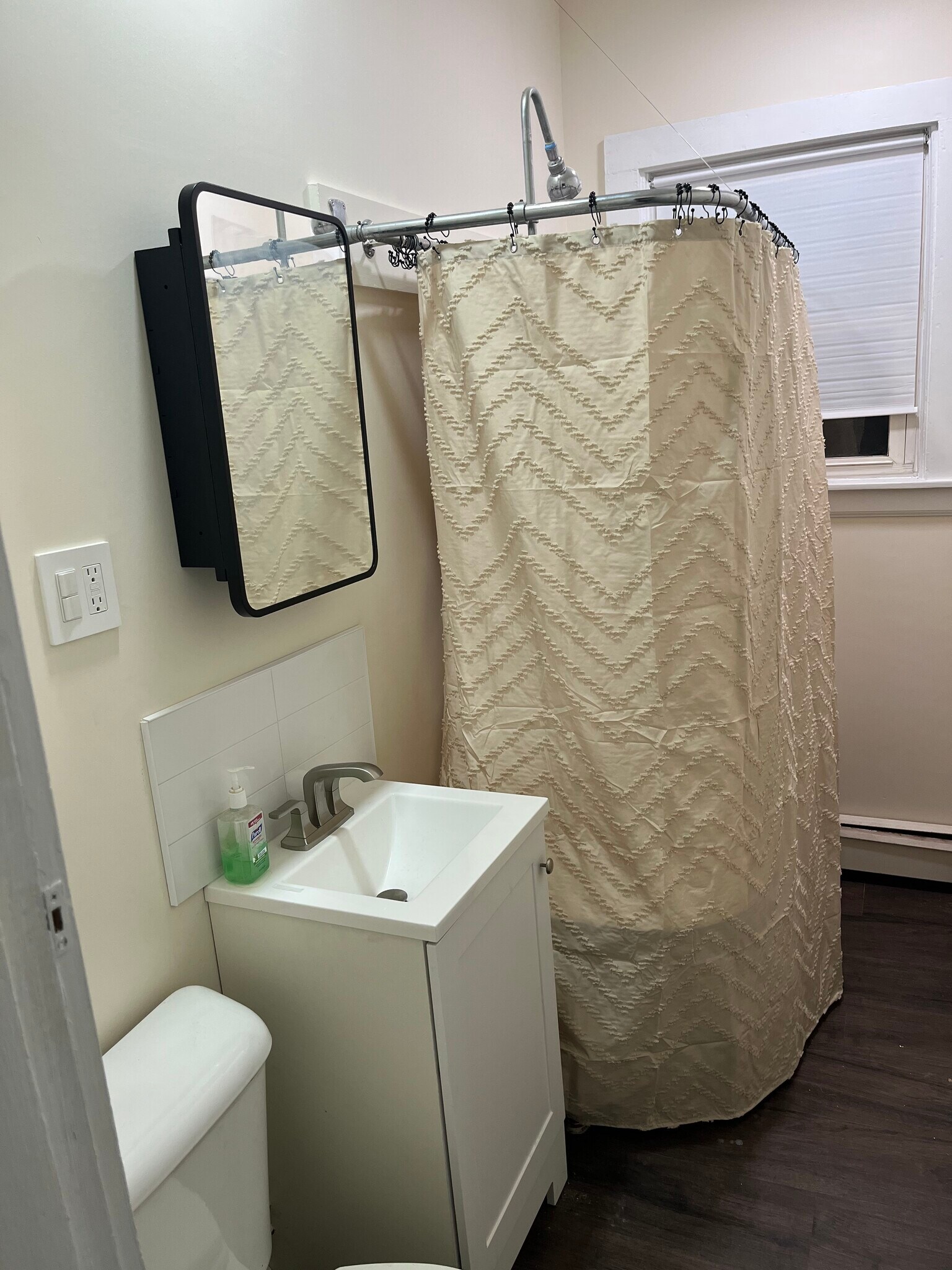 Bathroom - Ball Claw Foot Bathtub with Shower - 37 Oak St