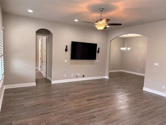 Building Photo - 3750 E Palm Valley Blvd