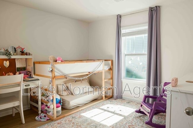 Building Photo - 2880 Sherrills Strm Dr