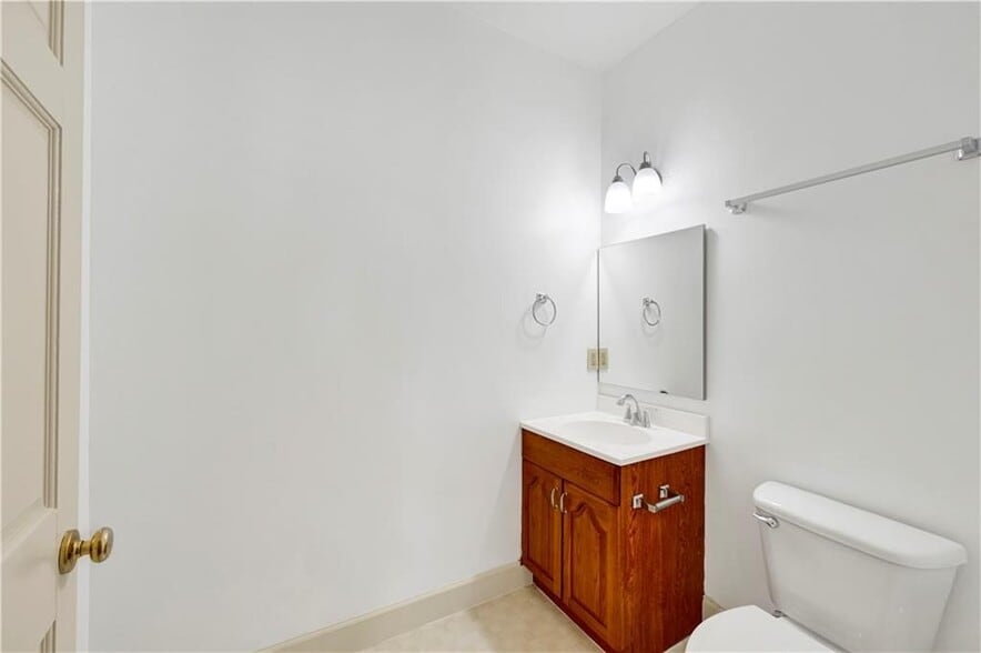 Building Photo - 305 N Jackson St