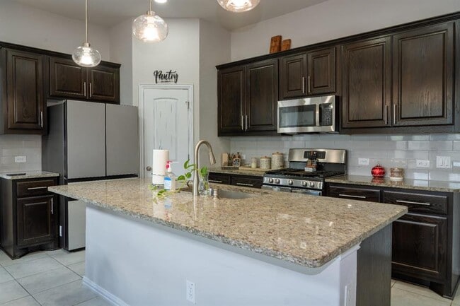 Building Photo - 12904 Stanford Dr