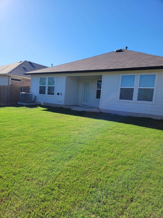 Building Photo - 211 Callado Cir