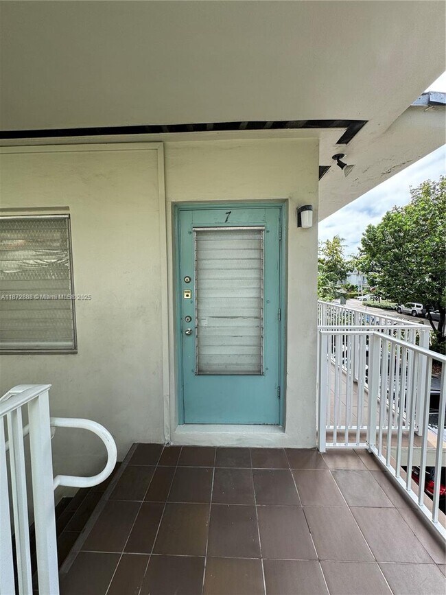 Building Photo - 921 Meridian Ave