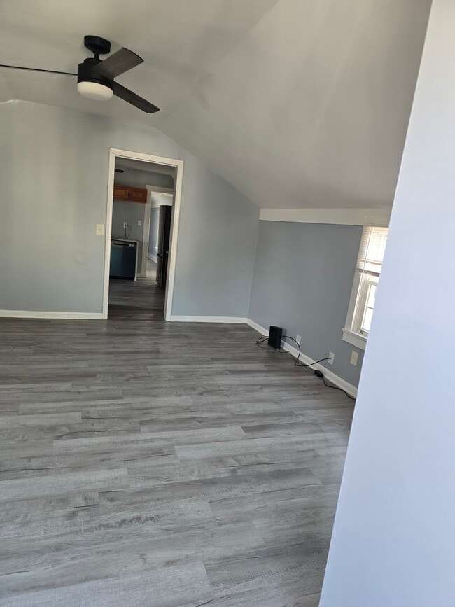 Building Photo - BEAUTIFULLY RENOVATED 2 BEDROOMS WITH BALCONY