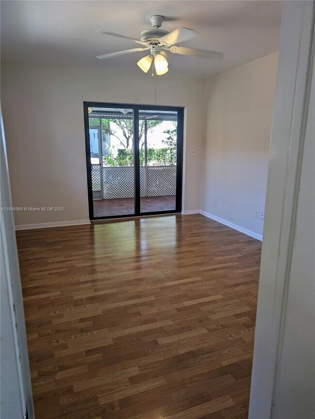 Building Photo - 850 Benevento Ave
