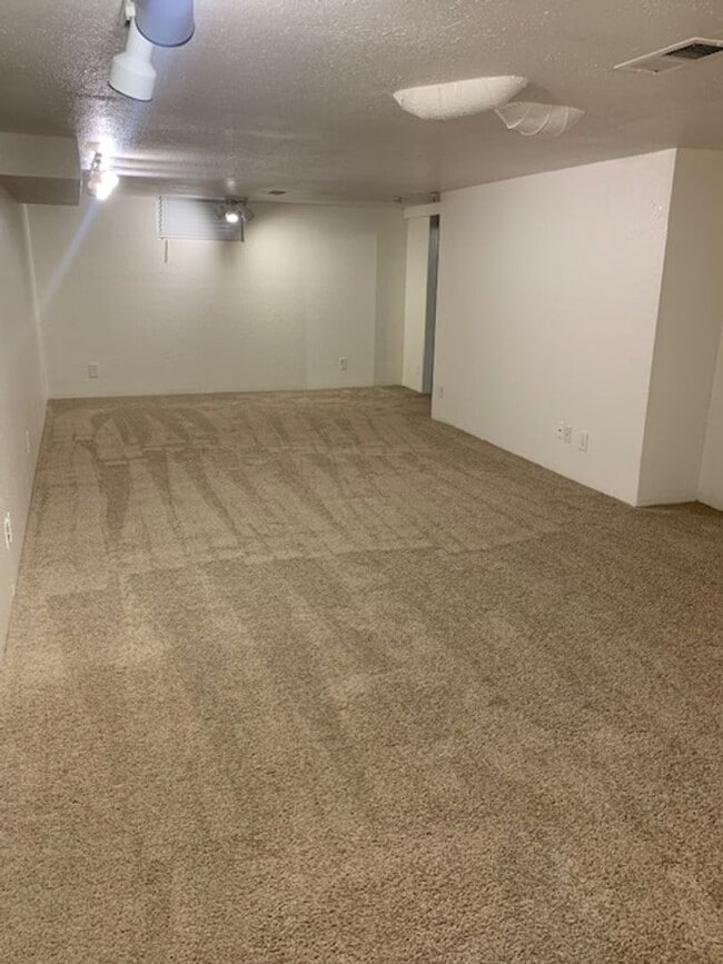 Building Photo - $2,350 - Two Bedrooms, One Full Bath with Bonus Room in Dekum Piedmont Neighborhood