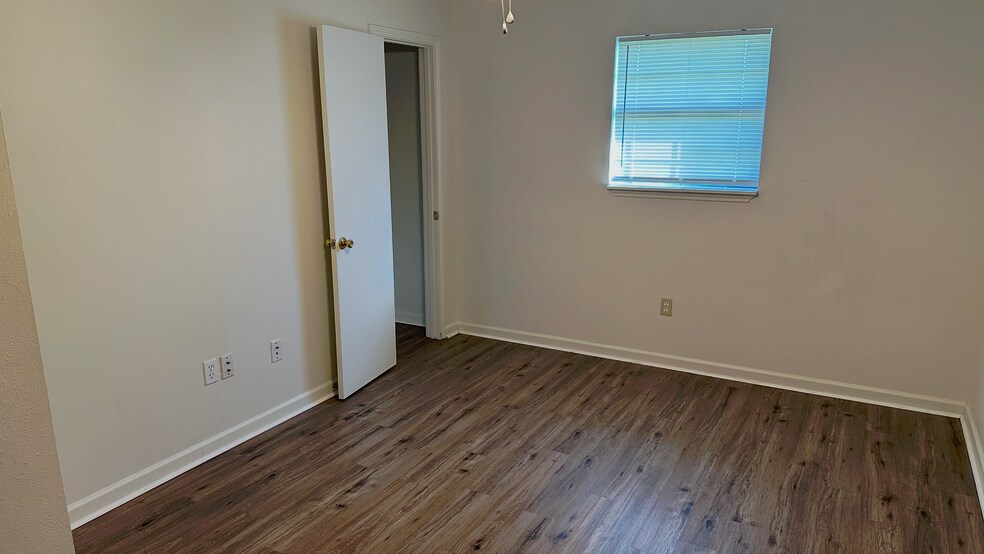 Rear bedroom - 214 Gloria St