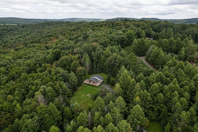 Building Photo - 6 Campbell Estates Rd