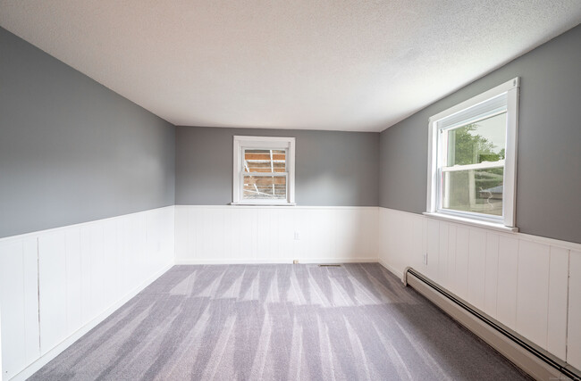 Building Photo - 86 S Rd