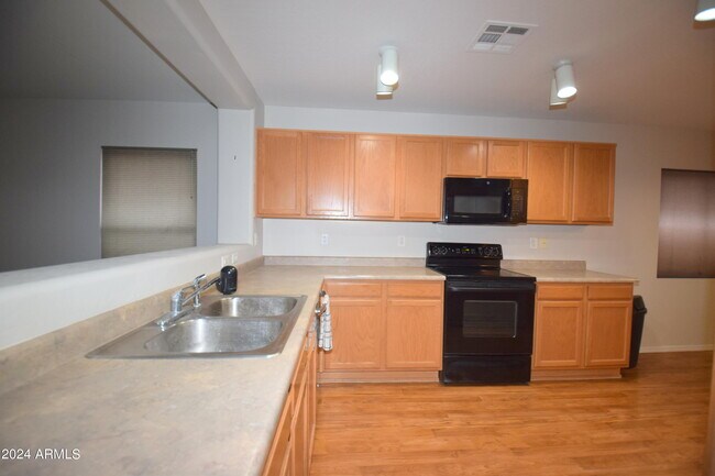 Building Photo - 2797 E Mineral Park Rd