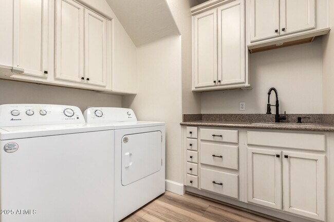 Building Photo - 7446 E Journey Ln