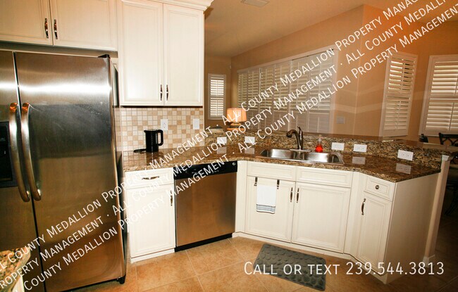 Building Photo - 11070 Esteban Dr