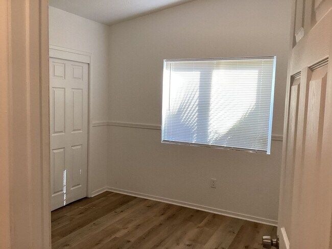 Building Photo - 1450 La Jolla Way