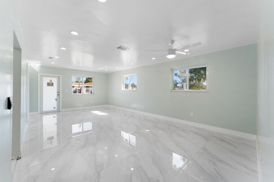 Building Photo - 10370 SW 174th Ter