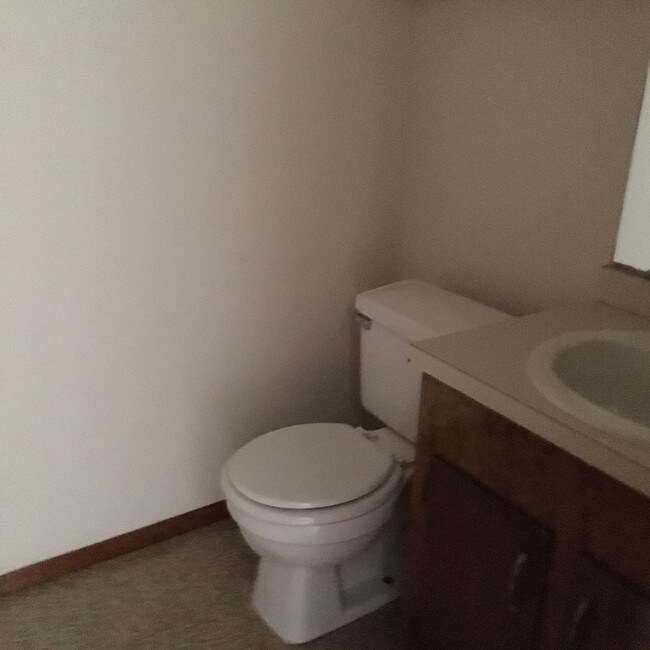 Half bath - 6414 Koosa Dr