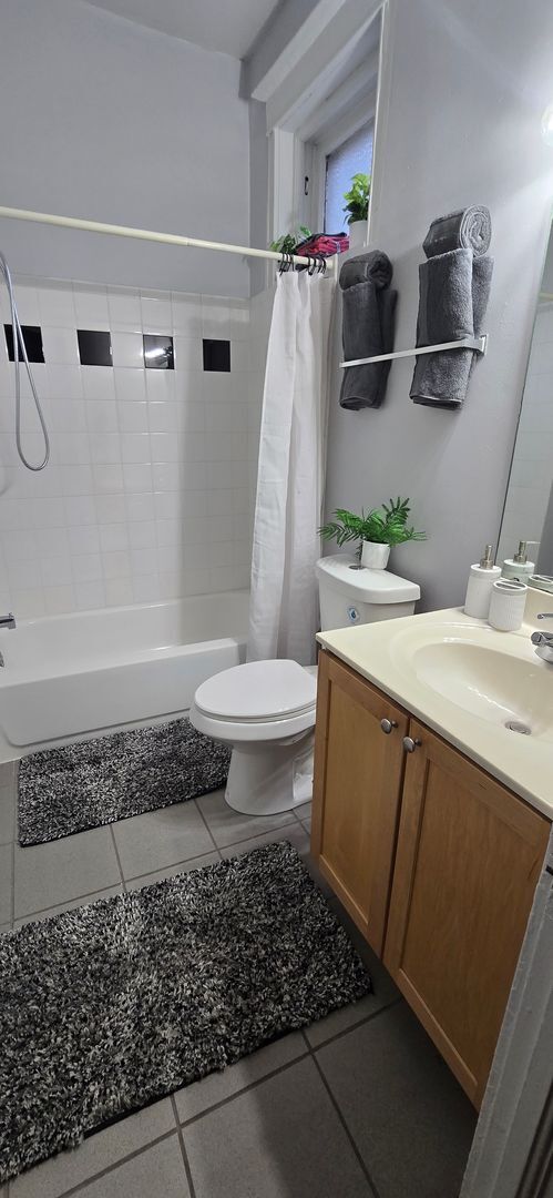 Building Photo - Charming Condo Walkable to Central West End-Washer Dryer in Unit