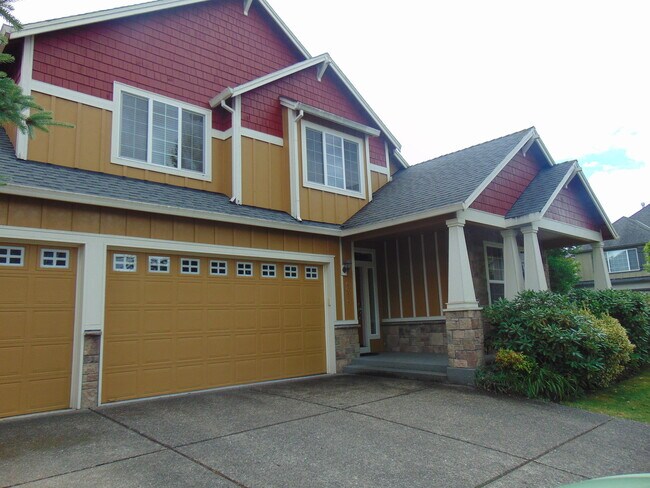 Building Photo - Beautiful 5 + bedroom home - In much desir...