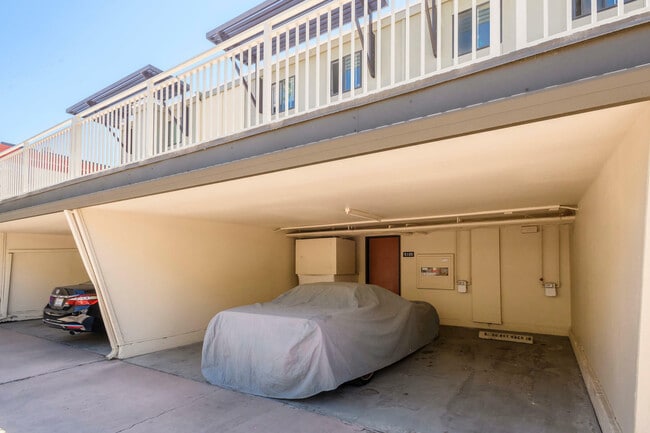 Building Photo - 5105 Admiralty Ln