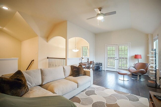 Building Photo - 63 Deer River Cir
