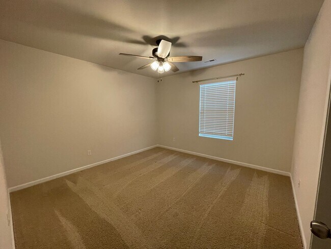 Building Photo - 5BD/3BA Beautiful home within Braeburn nei...