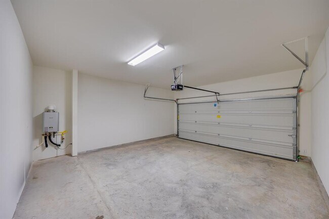 Building Photo - 8130 Leisure Pt Dr
