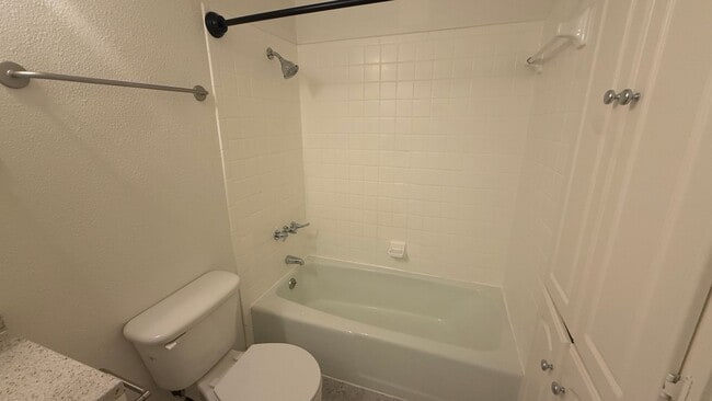 Building Photo - Gorgeous Condo nestled right on Lady Bird Lake!